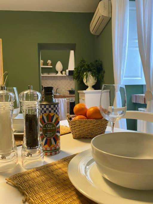 Casa Vacanza Al Duomo: 切法卢 外观 照片